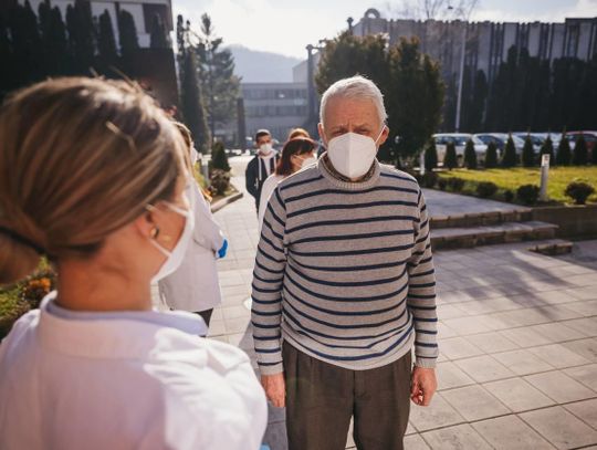 Czy na pewno przyspieszyły szczepienia - czyli o co chodzi z Rzeszowem i Wałbrzychem?