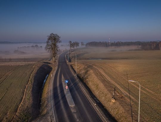 Droga z Pieniężna do Bartoszyc na ostatniej prostej [ZDJĘCIA Z LOTU PTAKA]