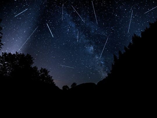 Dziś niebo zatańczy. Sprawdź, jak obejrzeć deszcz meteorów