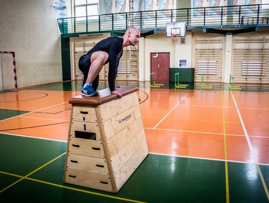 Obniżone wymagania w testach dla policjantów. Forma spada?