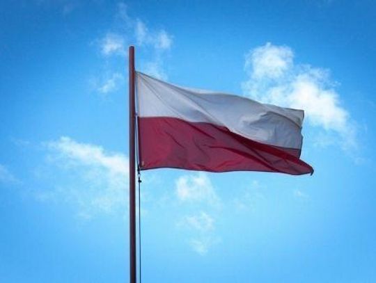 Odbierz  flagę na święto narodowe 