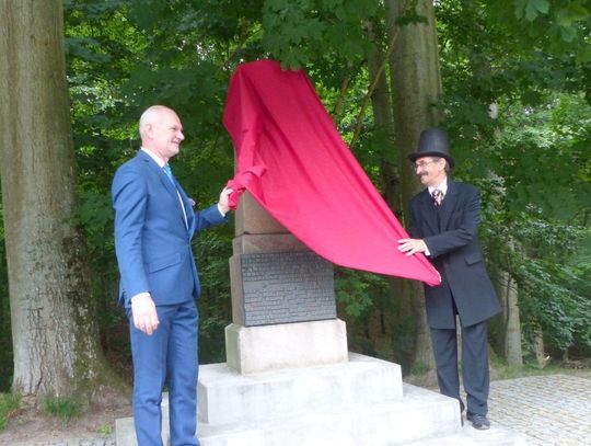 Odsłonięcie pomnika Georga Jacoba Steenke w Buczyńcu