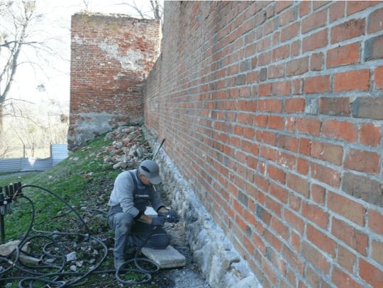 Remont muru oporowego przy ul. Zamkowej w Pasłęku