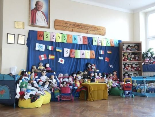 Szkoła w Milejewie najbardziej kolorowa na świecie [materiał filmowy]