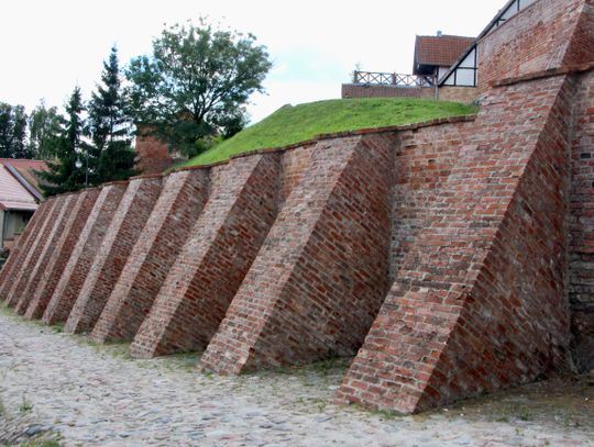 Trzeci etap remontu murów dobiega końca