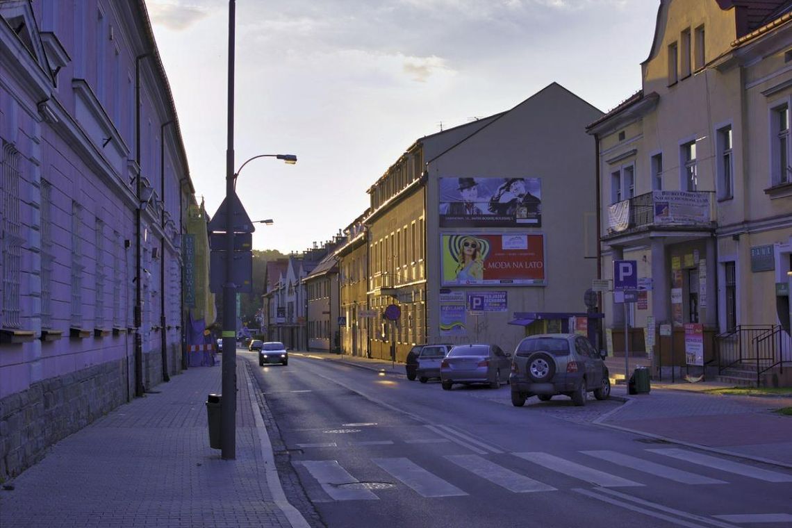 Szpecące reklamy znikają z miast. Gminy wprowadzają uchwałę